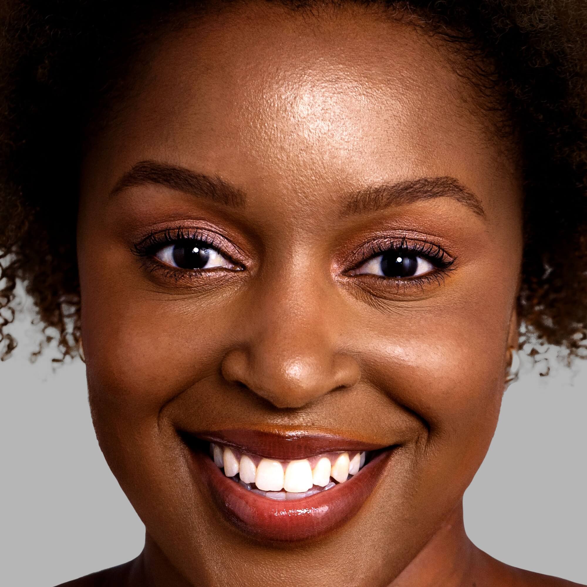 Foundation + Concealer - Image 32
